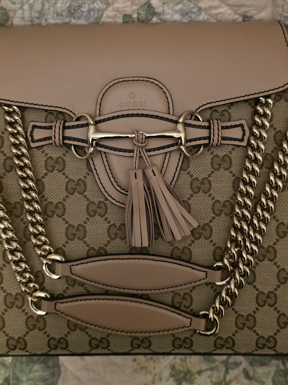 **Authentic** Gucci Emily GG Logo Canvas Chain Shoulder Tote with Tassel - Picture 8 of 14